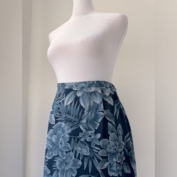 Vintage ‘90s Laura Scott Blue & Black Floral Print Midi Skirt - Picture 4 of 8